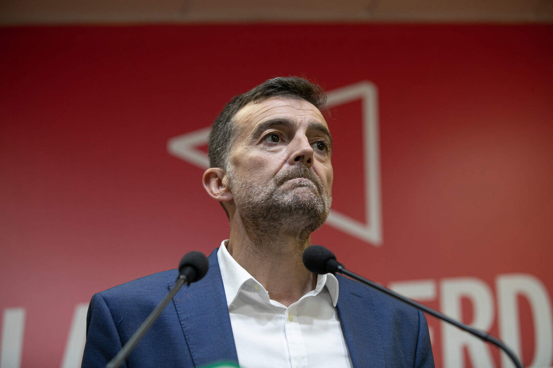 Rueda de prensa de Antonio Ma&iacute;llo para explicar los motivos de su dimisi&oacute;n como coordinador general de IU Andaluc&iacute;a y como diputado del Parlamento andaluz.