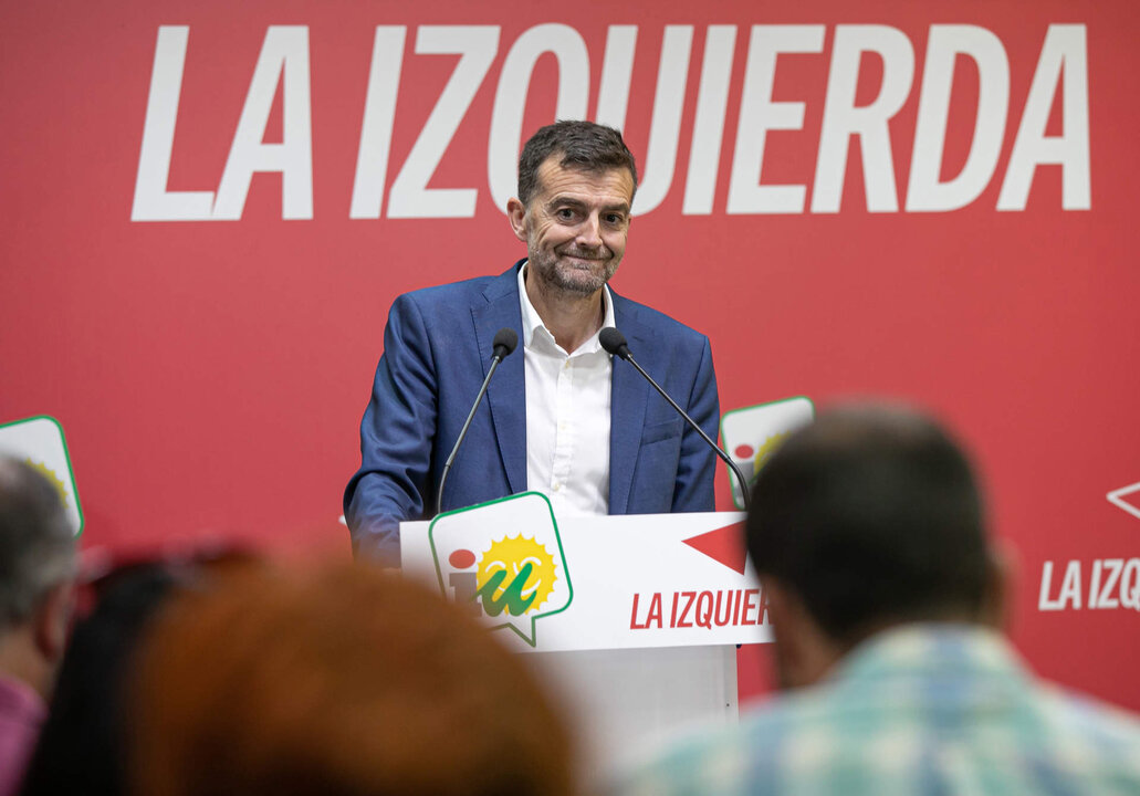 Rueda de prensa de Antonio Ma&iacute;llo para explicar los motivos de su dimisi&oacute;n como coordinador general de IU Andaluc&iacute;a y como diputado del Parlamento andaluz.