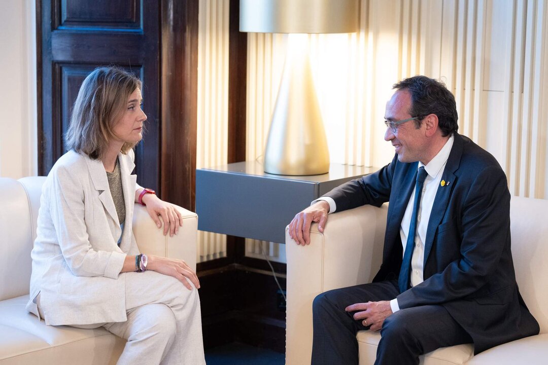 La l&iacute;der de los comuns en el Parlament, J&eacute;ssica Albiach, se re&uacute;ne con el presidente del Parlament, Josep Rull, durante una ronda de consultas para proponer un candidato a la Presidencia de la Generalitat, en el Parlament, a 18 de junio de 2024, en Barcelona.