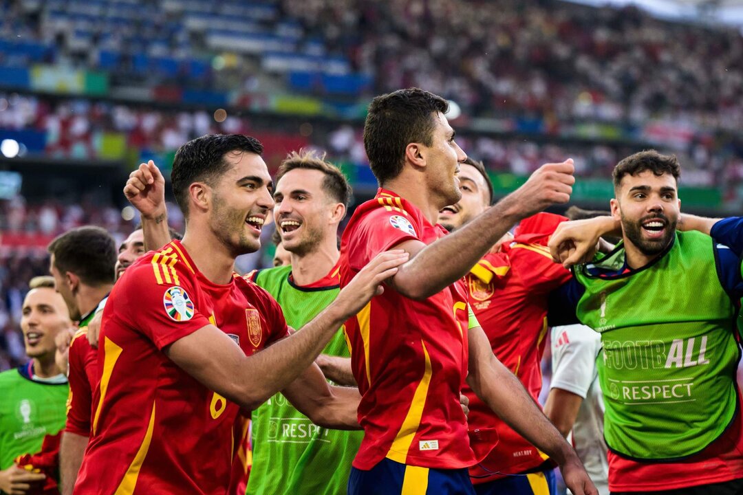Celebraci&oacute;n del gol de Mikel Merino contra Alemania.