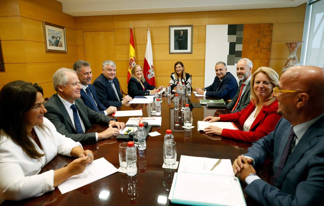 La presidenta de Cantabria, Mar&iacute;a Jos&eacute; S&aacute;enz de Buruaga, preside la toma de posesi&oacute;n de los consejeros de Cultura, Turismo y Deporte, Luis Mart&iacute;nez Abad, y de Desarrollo Rural, Ganader&iacute;a, Pesca y Alimentaci&oacute;n, Mar&iacute;a Jes&uacute;s Susinos. 

12 sep 24
