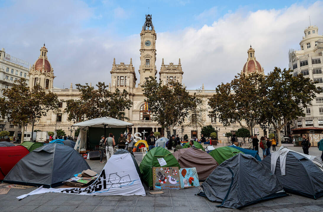 ROBER SOLSONA&hellip;.20241019&hellip;VALENCIA&hellip;ACAMPADA PLAZA AYUNTAMIENTO POR EL DERECHO A LA VIVIENDA.