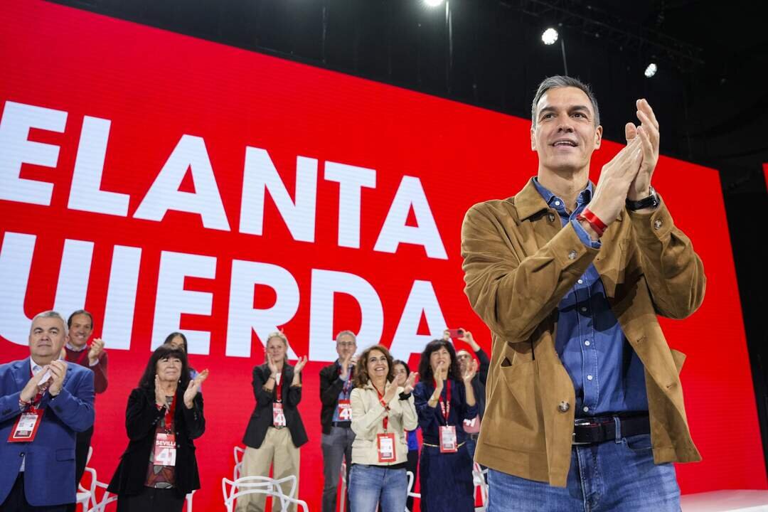 El Presidente del Gobierno, Pedro S&aacute;nchez, durante la inauguraci&oacute;n del 41&ordm; Congreso Federal del PSOE en el Palacio de Congresos y Exposiciones, a 30 de noviembre de 2024 en Sevilla.