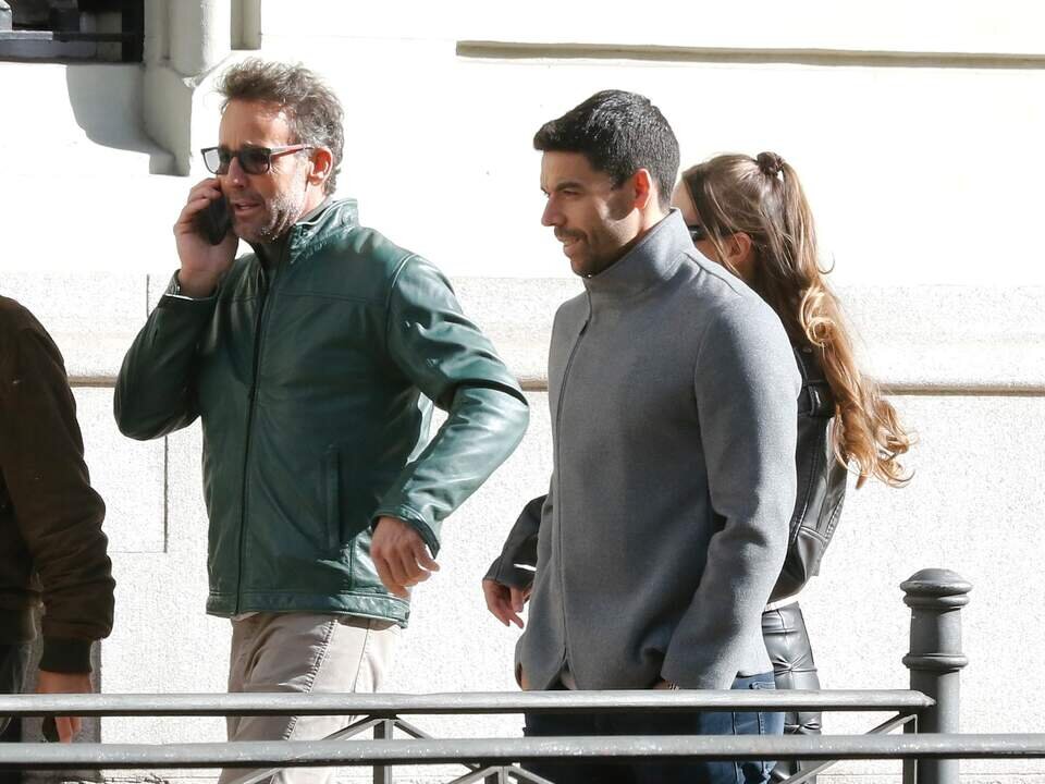 &Aacute;lvaro Mu&ntilde;oz Escassi celebra su cumplea&ntilde;os con su hija, Anna Barrachina, a 27 de octubre de 2024, en Madrid (Espa&ntilde;a)