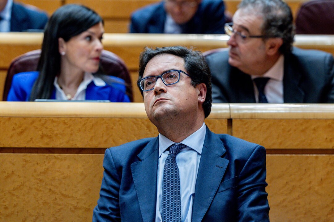El ministro de Transformaci&oacute;n Digital, &Oacute;scar L&oacute;pez, durante una sesi&oacute;n de control al Gobierno, en el Senado, a 17 de diciembre de 2024, en Madrid.