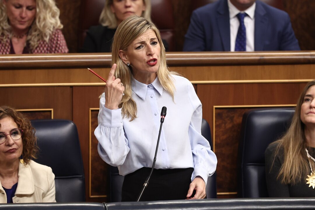 La vicepresidenta segunda y ministra de Trabajo y Econom&iacute;a Social, Yolanda D&iacute;az, durante un pleno en el Congreso de los Diputados, a 19 de febrero de 2025, en Madrid.