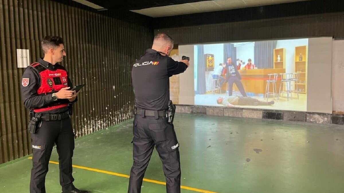 Una galer&iacute;a de tiro virtual de la Polic&iacute;a Nacional en Valladolid (Foto: Polic&iacute;a Nacional).