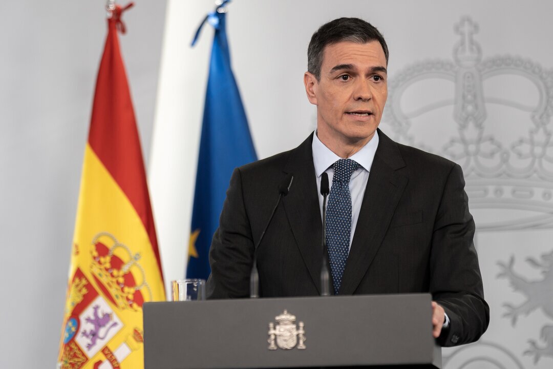 El presidente del Gobierno, Pedro S&aacute;nchez, durante una rueda de prensa posterior a las reuniones con los representantes de los grupos parlamentarios, en La Moncloa, a 13 de marzo de 2025, en Madrid.