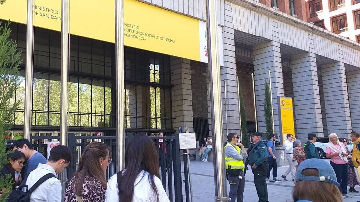 Ministerio de Sanidad, este lunes 28 de abril (Foto: Aurelio Ruiz Enebral).