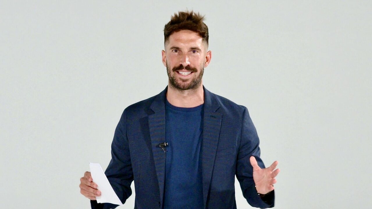 Presentador del 'Trivial Pursuit'. Fotograf&iacute;a. RTVE