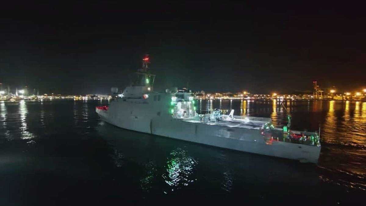 El buque de acci&oacute;n mar&iacute;timo 'Furor' zarpa del Arsenal de Cartagena (Firma: Armada).