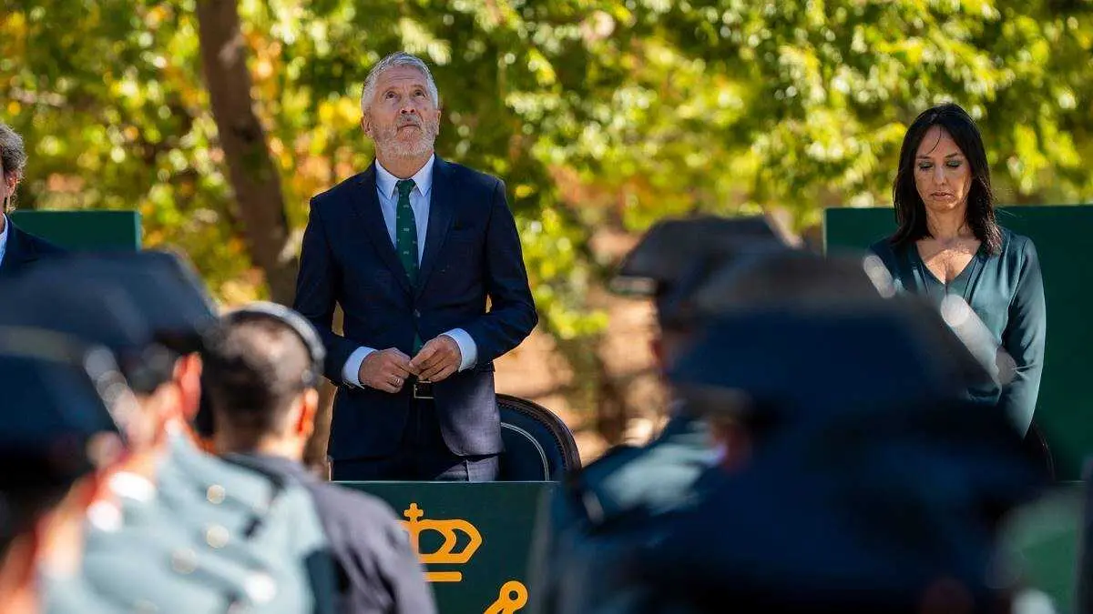 El ministro del Interior, Fernando Grande-Marlaska y la directora general de la Guardia Civil, Mercedes González (Firma: Lola Pineda / Europa Press).
