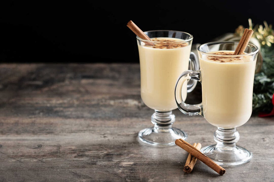 Horchata de chufa sin az&uacute;cares a&ntilde;adidos de Mercadona, una bebida cl&aacute;sica que regresa con el calor. Freepik