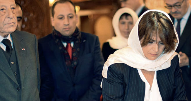 Dolores Delgado en una visita a Marruecos.