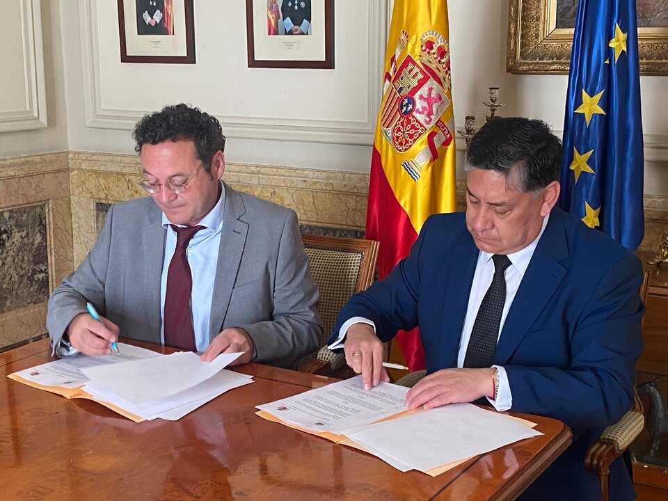Las Fiscal&iacute;as de Espa&ntilde;a y Bolivia suscriben un Memorando para mejorar la lucha contra la delincuencia trasnacional organizada.