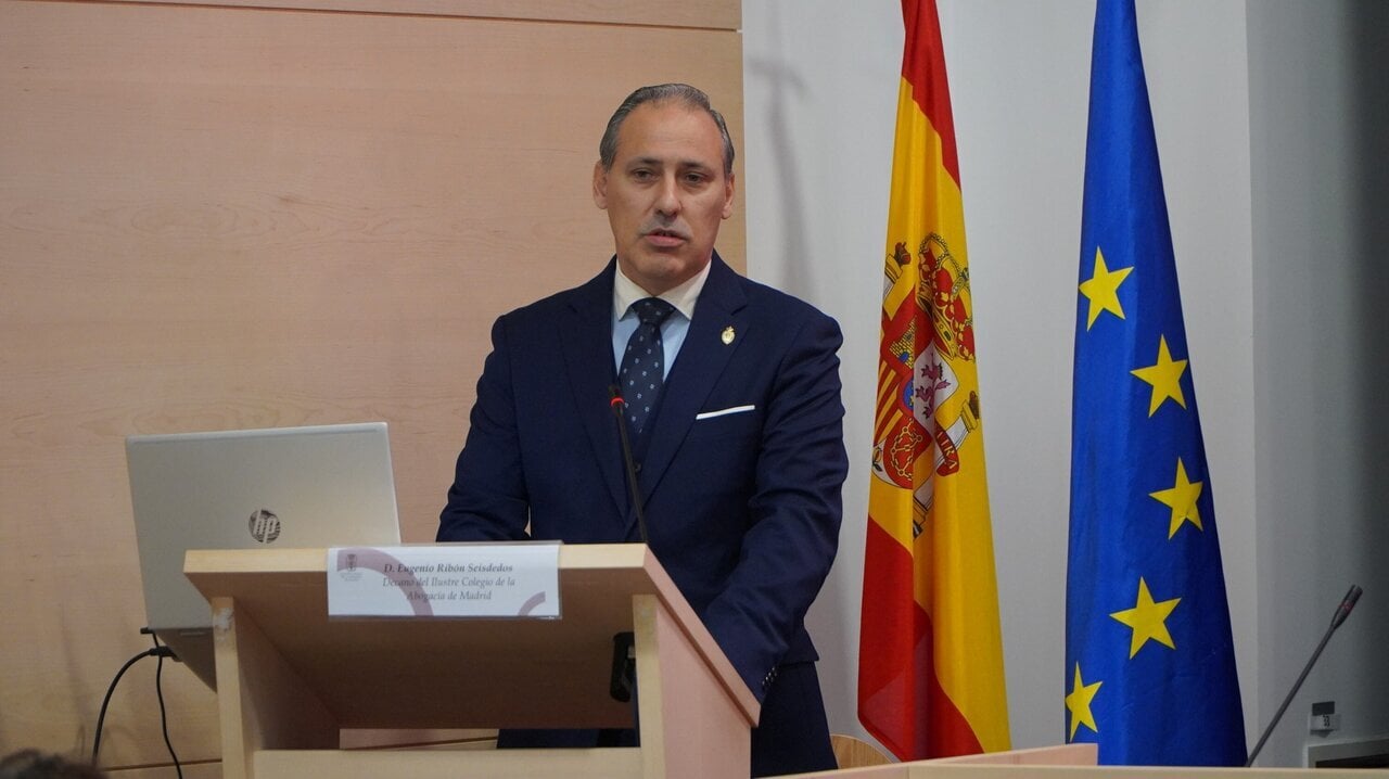 Eugenio Rib&oacute;n, decano del ICAM.