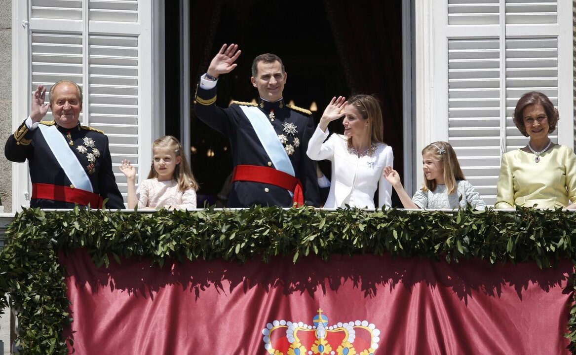 La familia real, el d&iacute;a de la proclamaci&oacute;n de Felipe VI. 