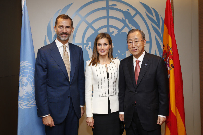 Felipe VI y do&ntilde;a Letizia, junto al secretario general de Naciones Unidas en una visita anterior.