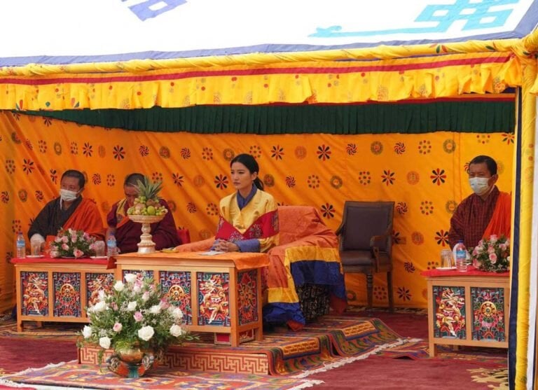 jetsun-pema-inaugure-centre-tri-recyclage-bhoutan-768x557