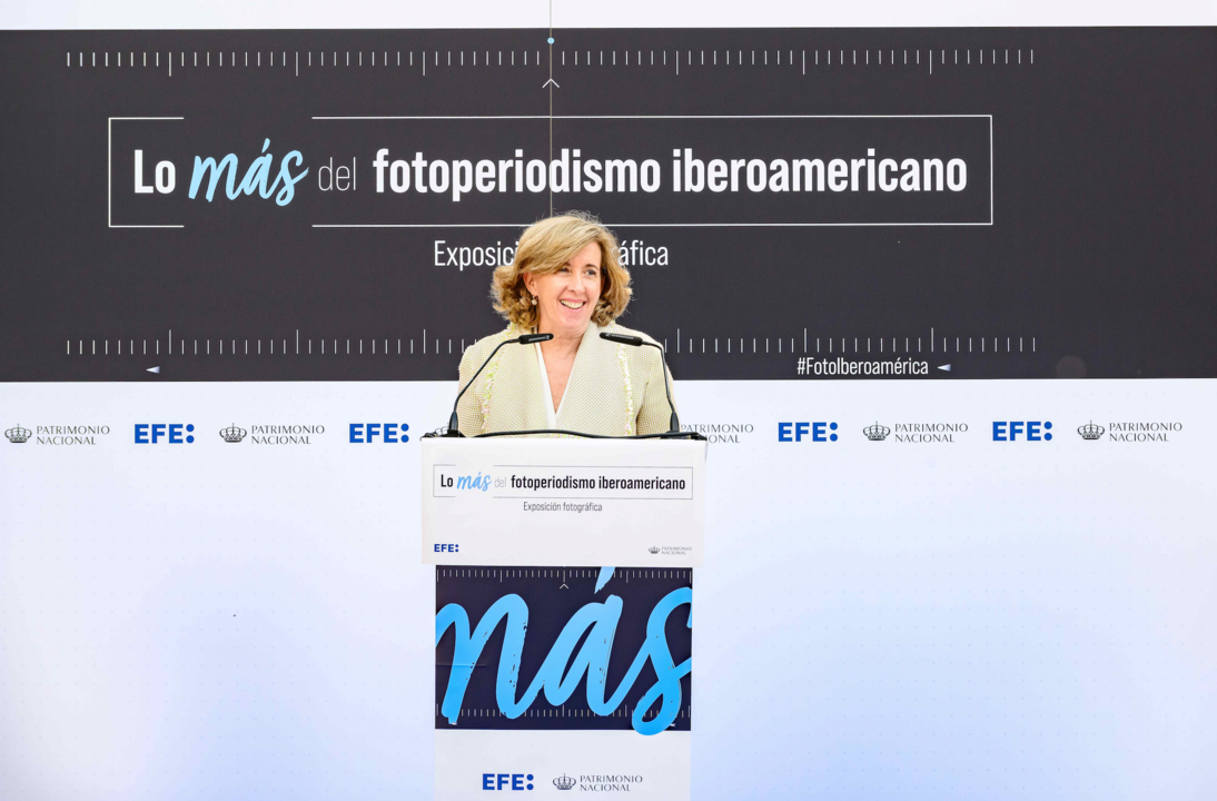 Ana de la Cueva en la inauguraci&oacute;n de la exposici&oacute;n Lo m&aacute;s del fotoperiodismo iberoamericano.