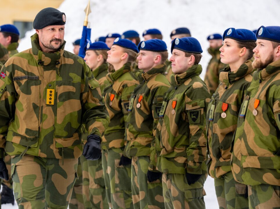 La Princesa Ingrid Alexandra recibe un bunad tradicional del Norte de Noruega