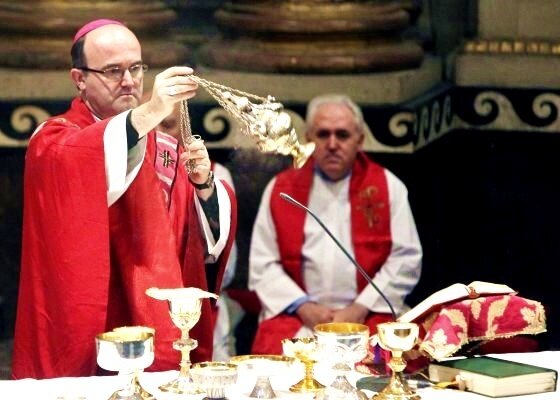 El obispo de San Sebasti&aacute;n, Jos&eacute; Ignacio Munilla, oficia una misa.