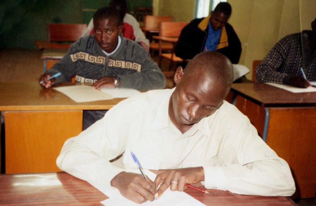 J&oacute;venes seminaristas de Kenia ayudados por la Obra Pontificia de San Pedro Ap&oacute;stol. 
