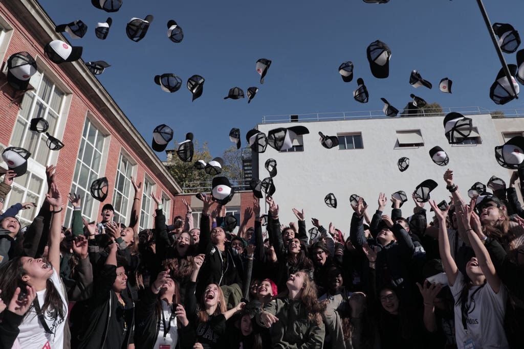 Alumnos participantes celebran los resultados de la tercera edici&oacute;n de Ciudadan&iacute;a Madrid.
