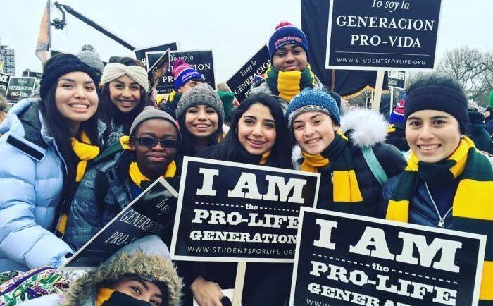 J&oacute;venes de la Marcha por la Vida de Estados Unidos. 