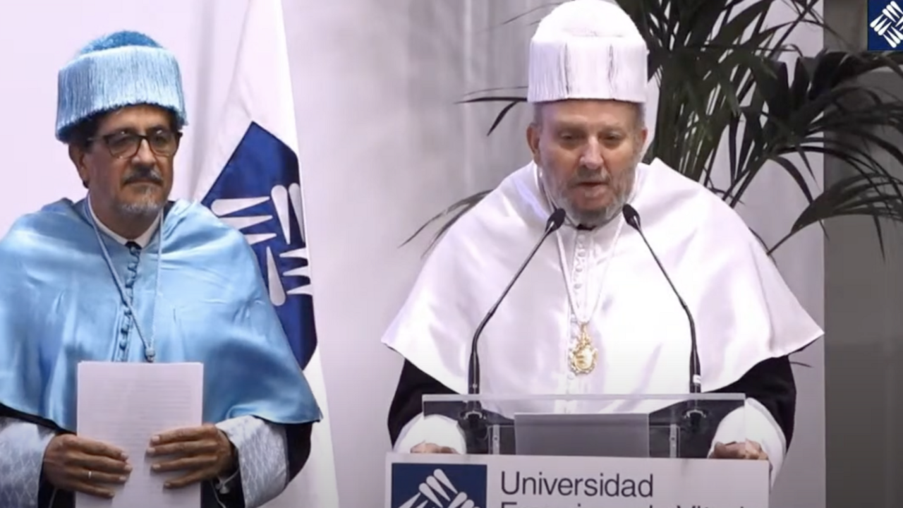 Kiko Argüello doctor honoris causa por la UFV. 