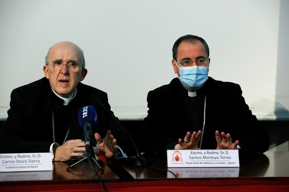 Carlos Osoro y Santos Montoya.
