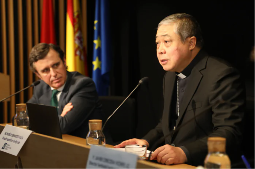 Daniel, Sada, rector de la UFV y Monse&ntilde;or Auza, nuncio nuncio apost&oacute;lico en Espa&ntilde;a.