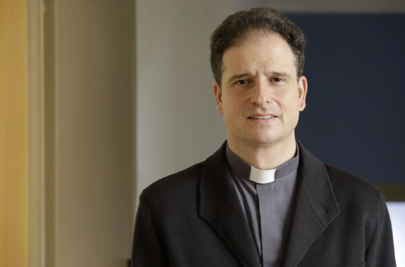 Nicol&aacute;s &Aacute;lvarez de las Asturias, nuevo rector