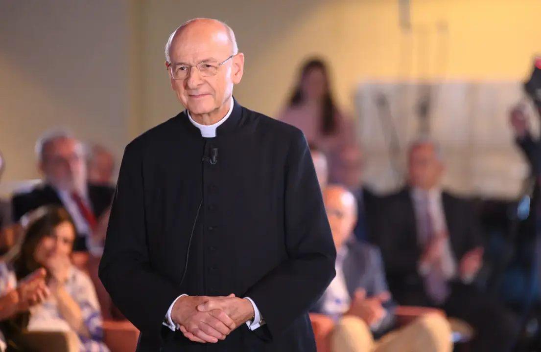 Monseñor Fernando Ocáriz en un encuentro con miembros del Opus Dei. Cortesía: Oficina de Comunicaciones del Opus Dei.