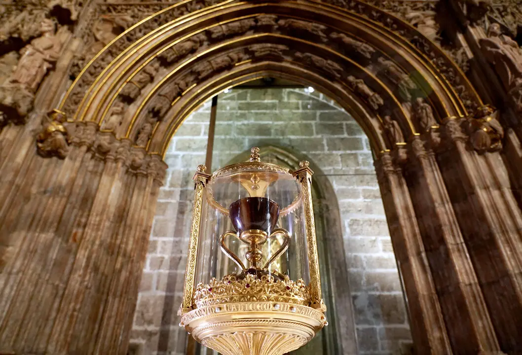 El Santo Cáliz, en la Capilla del Santo Cáliz de la Catedral de Valencia (Firma "A. Saiz" / Delegación Medios Arzobispado).