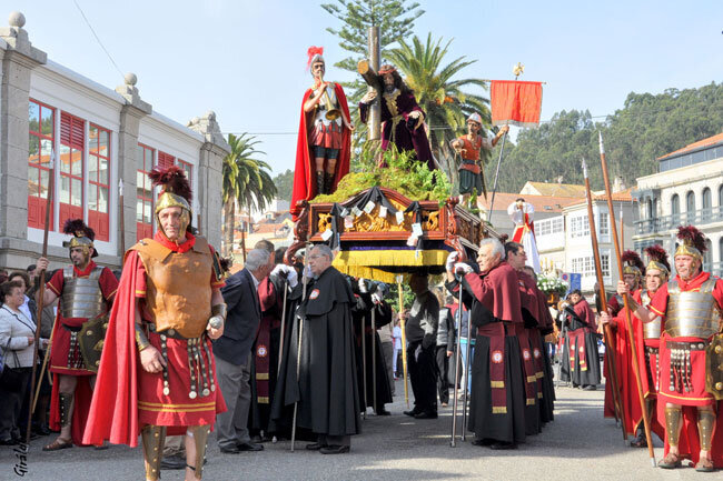 Paso de Jes&uacute;s Nazareno con la Cruz