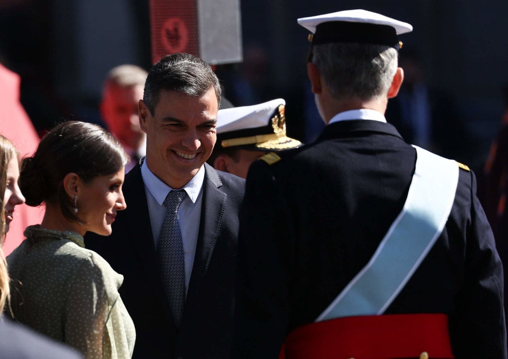 (I-D) La Reina Letizia; el presidente del Gobierno, Pedro Sánchez y el Rey Felipe VI.