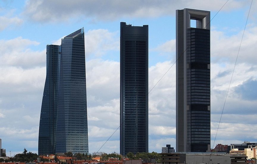 Imagen de las cuatro torres de la antigua Ciudad Deportiva del Real Madrid.