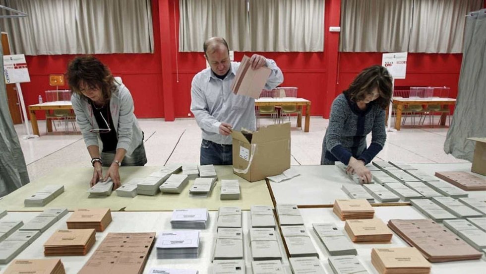 Preparativos de unas elecciones en España.