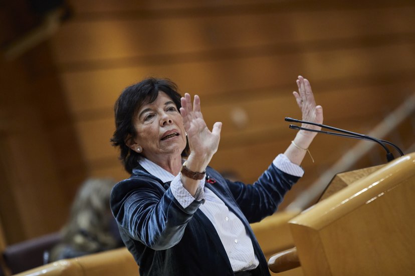 Isabel Celaá, en el Senado.