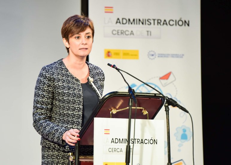 La ministra de Política Territorial y portavoz del Gobierno de España, Isabel Rodríguez, en Jadraque.