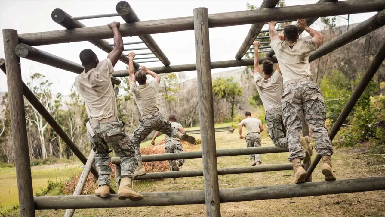 Ciudadanos polacos entrenan en defensa ante amenazas híbridas