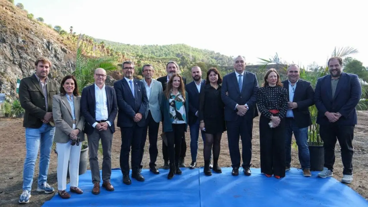Carratraca y las sierras que acogerán Evolution Park, el mayor parque natural temático de Europa. Imagen juntadeandalucia.es