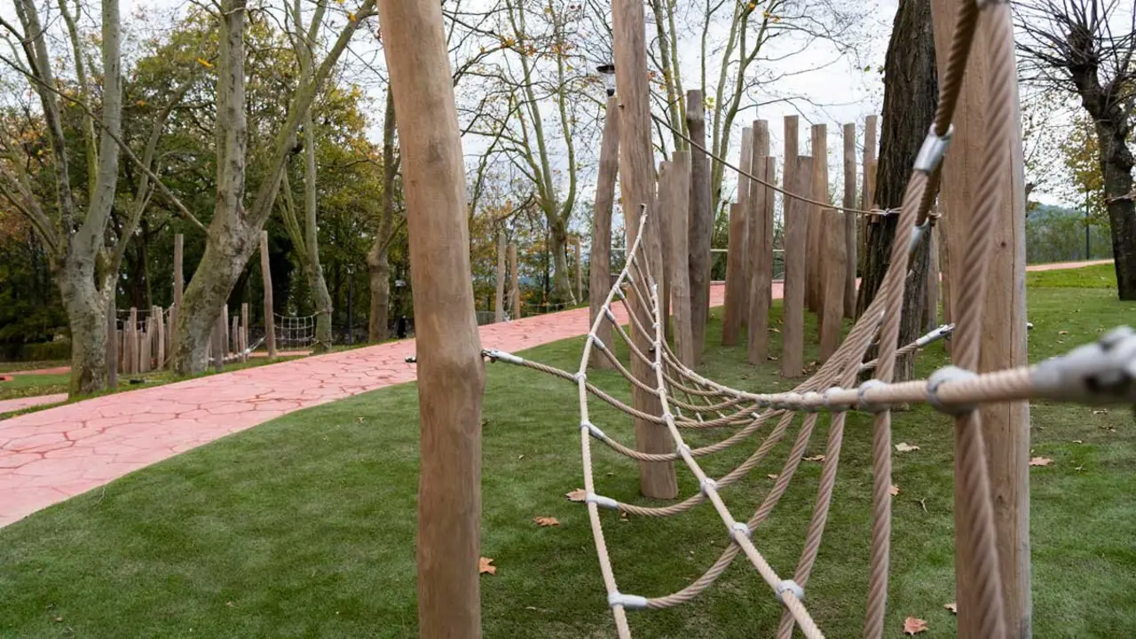 Simulación de los circuitos del futuro parque de aventuras de Artxanda. Imagen bilbao.eus