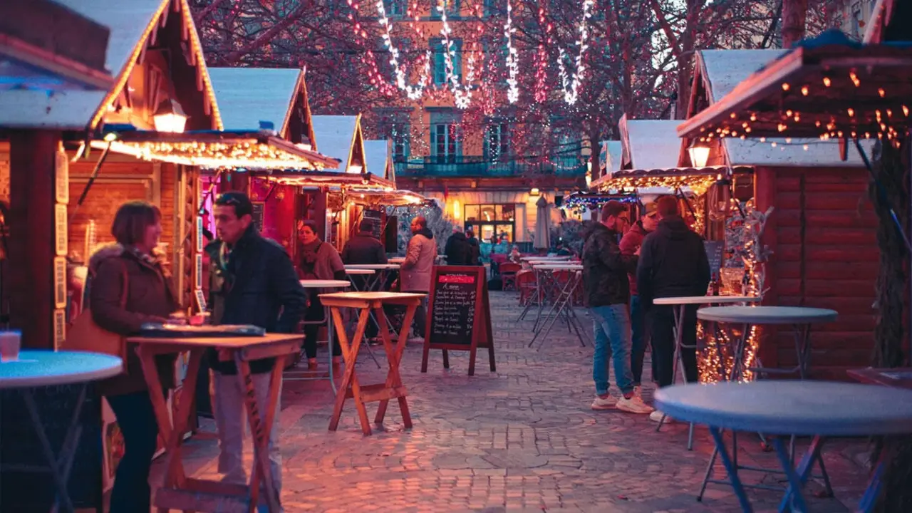 Carcassonne en Navidad: murallas iluminadas y mercado medieval. Imagen grand-carcassonne-tourisme.es