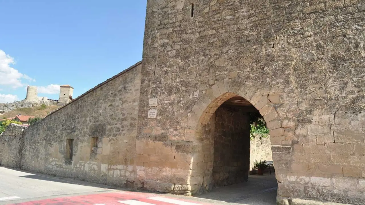 Murallas y castillo de Santa Gadea del Cid, Burgos. Imagen Wikipedia