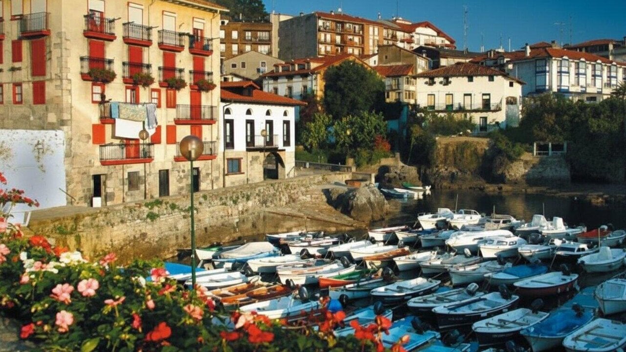 Mundaka, el pintoresco pueblo pesquero del Pa&iacute;s Vasco perfecto para visitar en Semana Santa