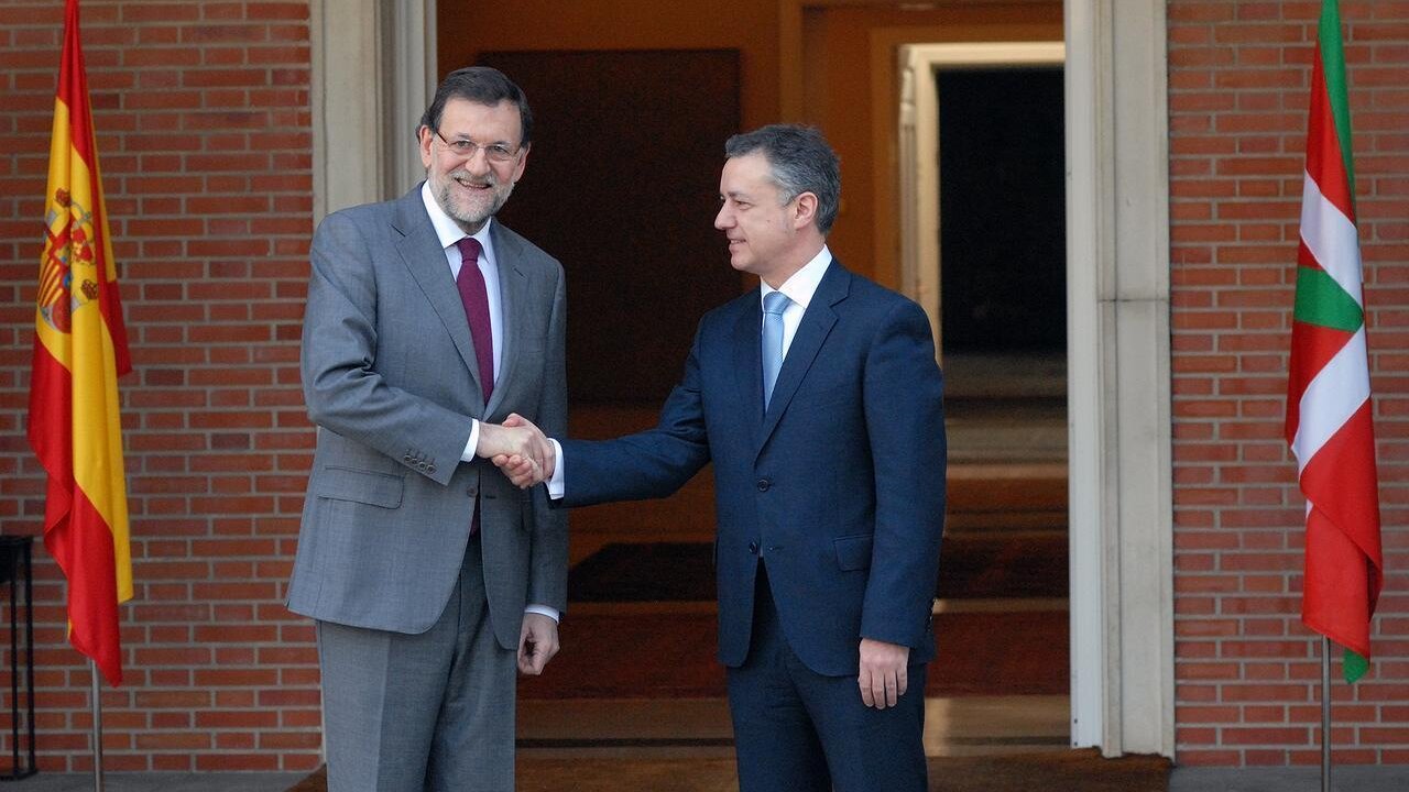 Mariano Rajoy recibe a &Iacute;&ntilde;igo Urkullu en el Palacio de la Moncloa.