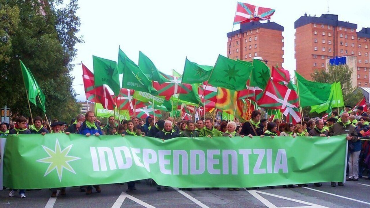 Manifestaci&oacute;n de la red Independentistak.