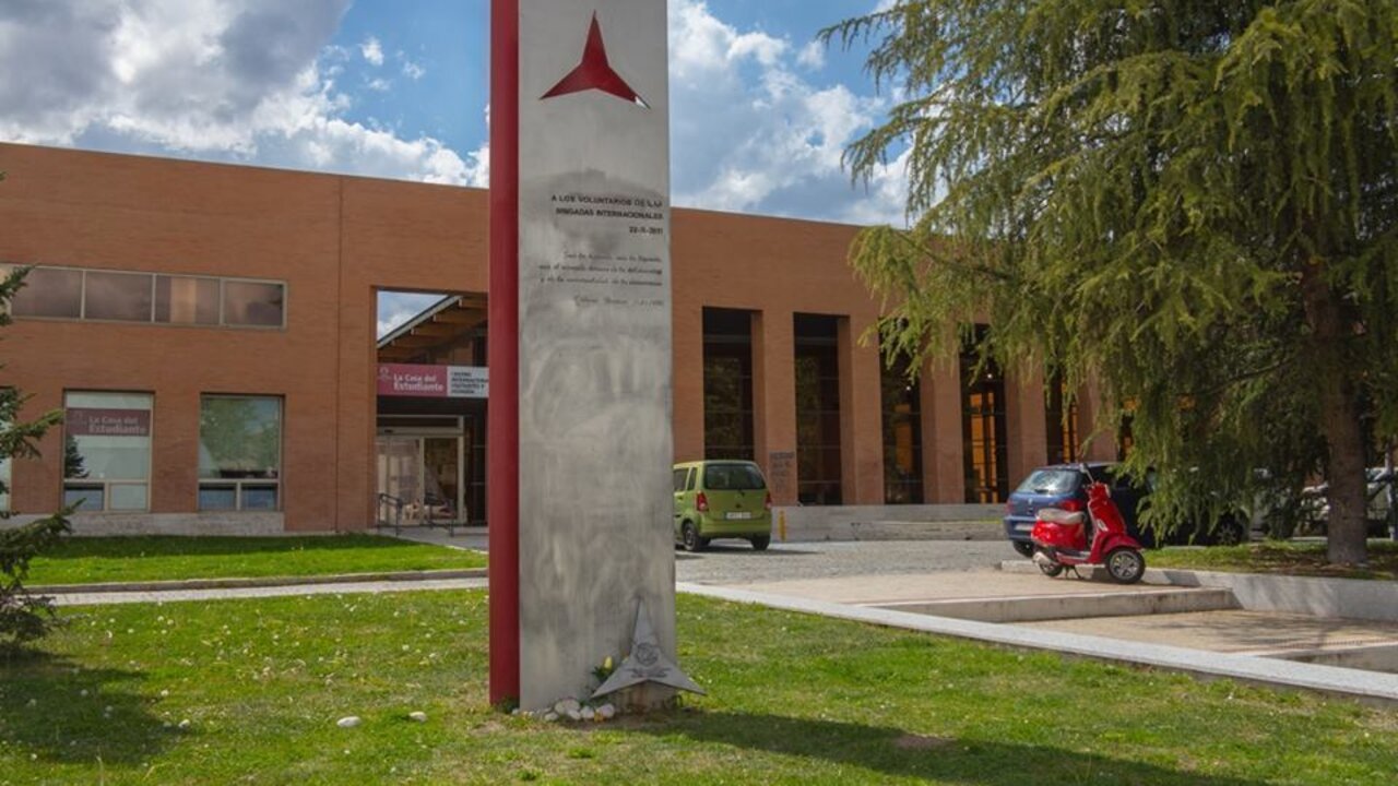 Monumento a las Brigadas Internacionales en la Universidad Complutense de Madrid. (Fotograf&iacute;a: Brigadas Internacionales)